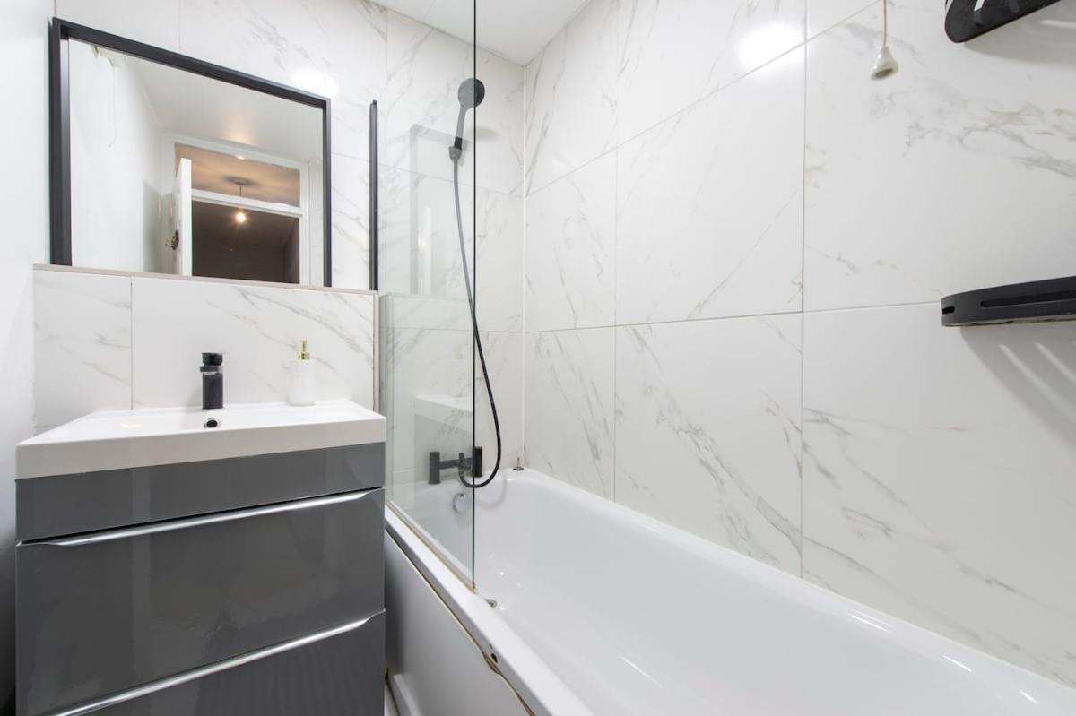 Lovely 2-Bed 20 Mins To Central Londres Extérieur photo