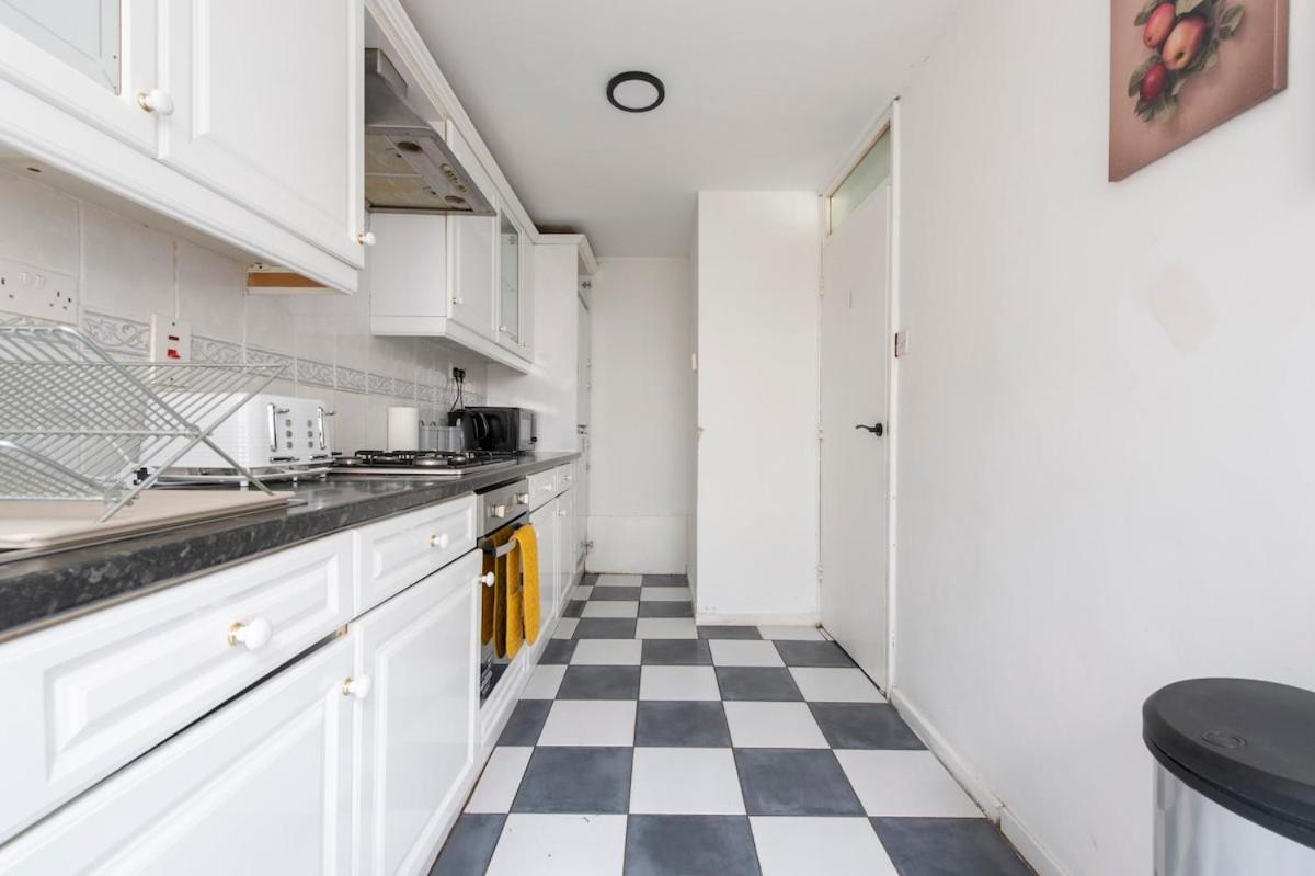 Lovely 2-Bed 20 Mins To Central Londres Extérieur photo