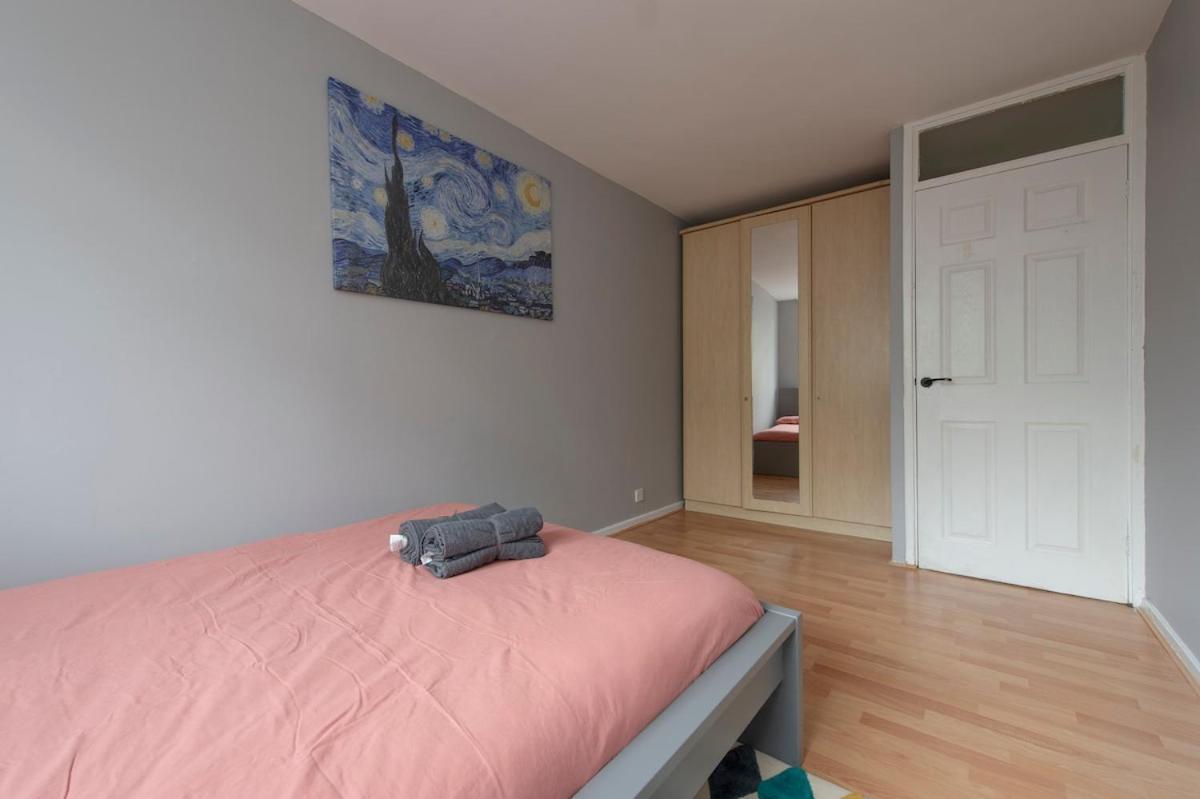 Lovely 2-Bed 20 Mins To Central Londres Extérieur photo