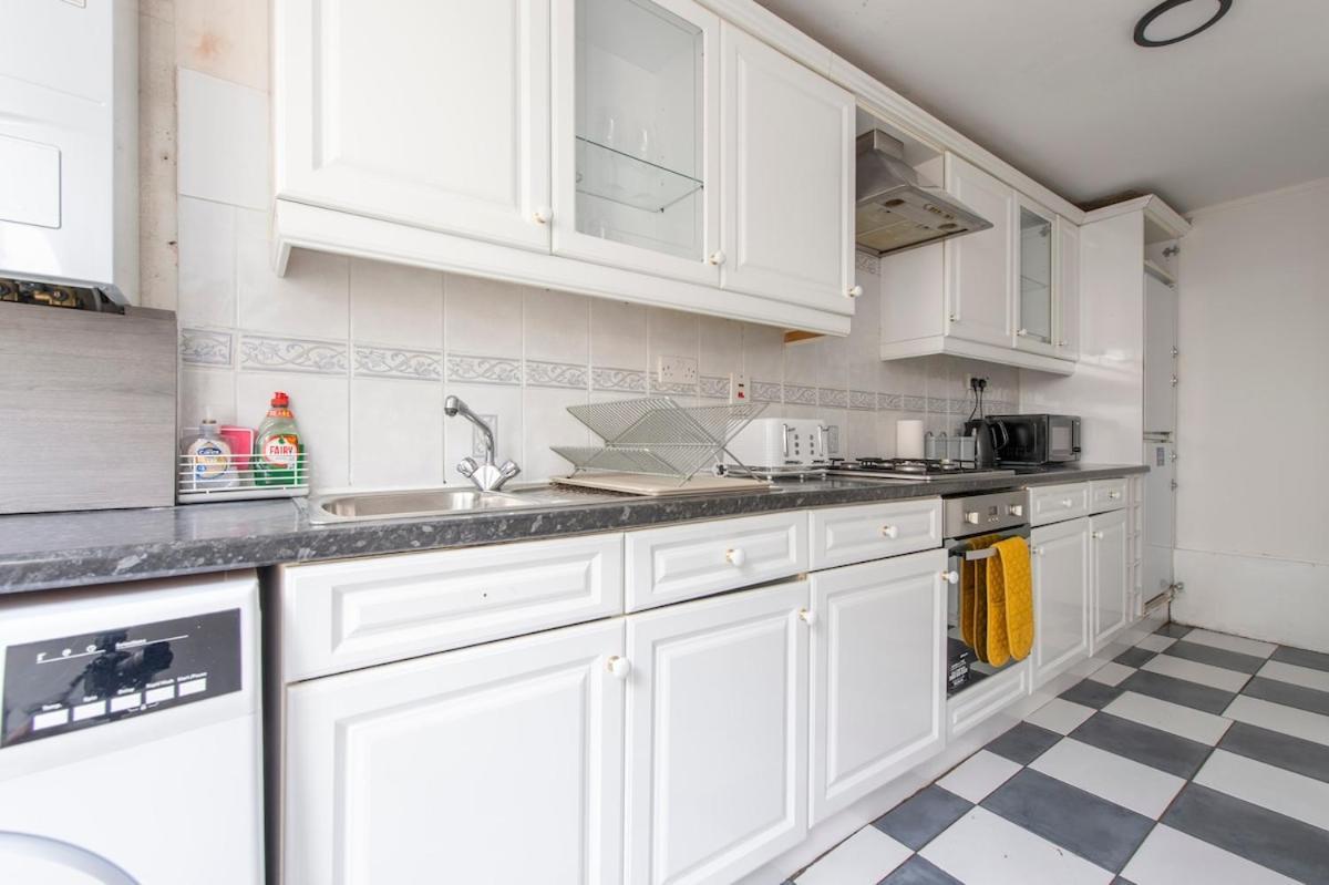 Lovely 2-Bed 20 Mins To Central Londres Extérieur photo