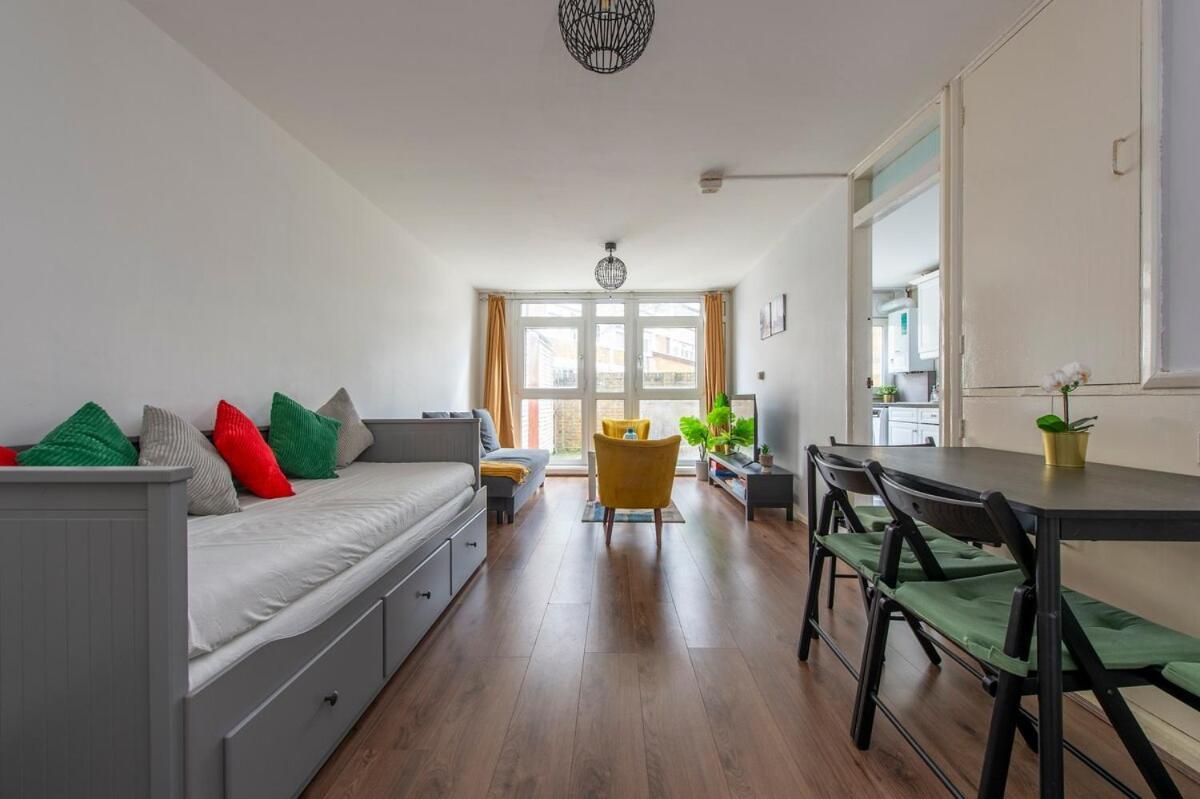 Lovely 2-Bed 20 Mins To Central Londres Extérieur photo