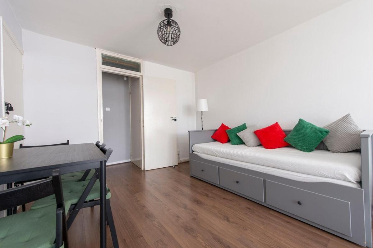 Lovely 2-Bed 20 Mins To Central Londres Extérieur photo